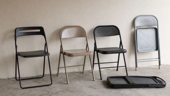 Test de chaises pliantes : robustesse, ergonomie, encombrement