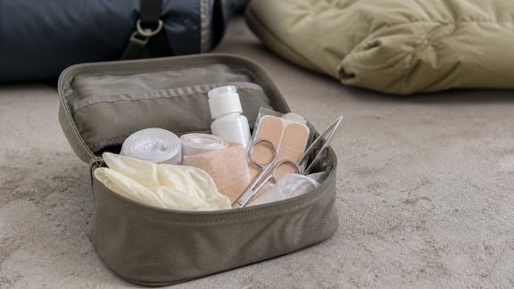 Adapter sa trousse de secours pour camper en famille ou entre amis