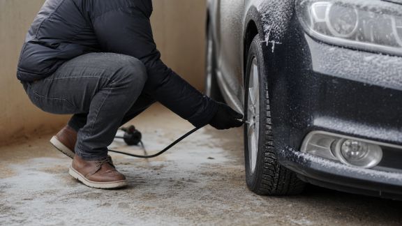 Hiverner son véhicule : étapes clefs pour le protéger pendant la saison froide