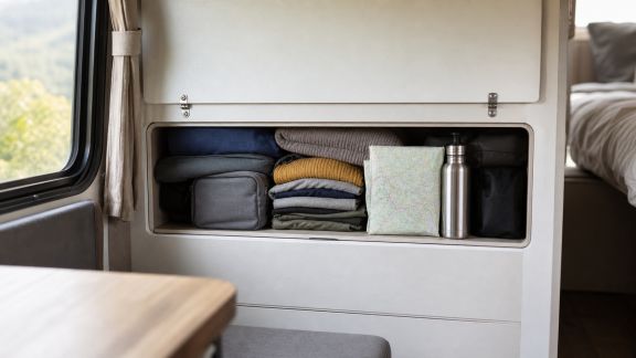 Astuces pour voyager léger sans rien oublier dans son camping-car