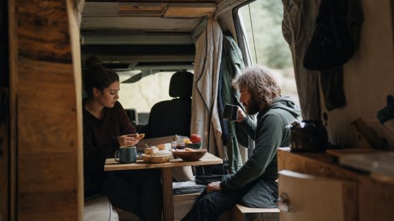 Vivre à l’année sur la route : témoignages et réalités du quotidien