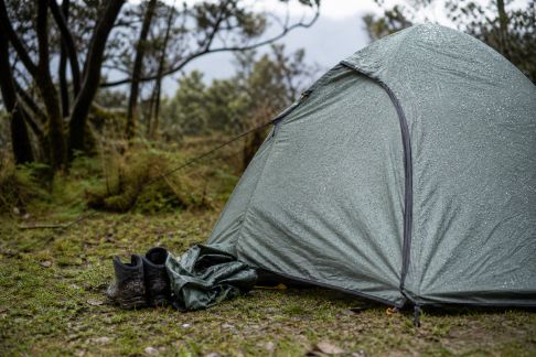 Limiter l’impact de la pluie sur votre séjour en pleine nature : méthodes et astuces